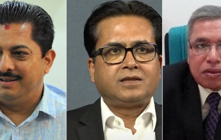 बायाँबाट क्रमश: अन्जन श्रेष्ठ, राजेश अग्रवाल र कमलेश अग्रवाल